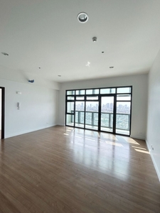 FOR SALE 3 BEDROOMS 3 BATHS IN SOLSTICE TOWER 2