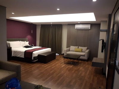 for sale hotel condo Bgc on Carousell