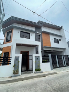 For sale house and lot in greenwoods executive village pasig on Carousell