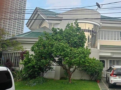For sale House and Lot Le Mariche New Manila on Carousell