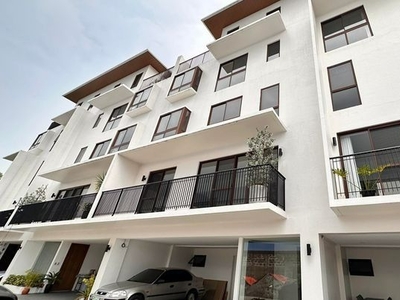For Sale Townhouse in Crame Quezon City on Carousell