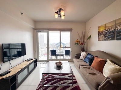 FOR SALE UNOBSTRUCTED 2 BEDROOM UNIT WITH BALCONY IN SENTA MAKATI CITY on Carousell