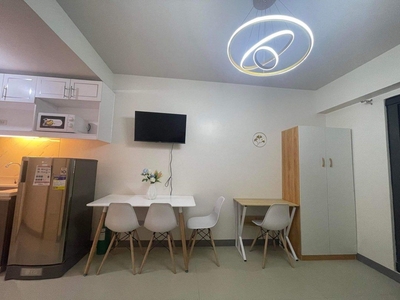 Fully furnished Studio Unit in Timog/ Never been rented on Carousell
