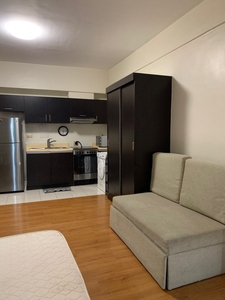 Furnished studio for rent in Eton Baypark Manila on Carousell