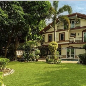 House and lot for sale in Dasmariñas Village Makati City on Carousell