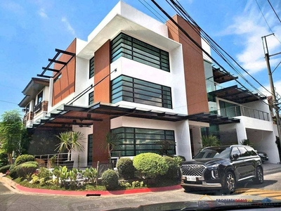 House and Lot for Sale in Mahogany Place 1 at Taguig City on Carousell