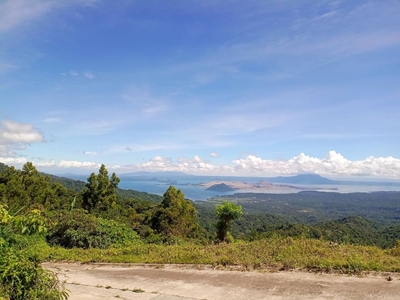 Lot for sale with amazing view of Taal and mountain on Carousell