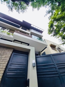 Ready For Occupancy Quality Luxury Brand New 5 Bedrooms with 4 Car Garage Duplex House And Lot For Sale in Mariposa St. near Cubao Quezon City. on Carousell
