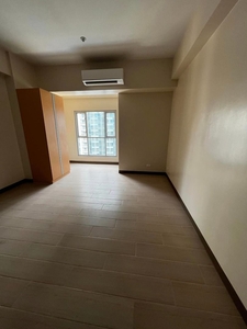Studio Unit FOR LEASE at The Ellis Makati Salcedo Village Makati - For Rent / For Sale / Metro Manila / Interior Designed / Condominiums / RFO Unit / NCR / Fully Furnished / Real Estate Investment PH / Clean Title / Ready For Occupancy / Condo / MrBGC on Carousell