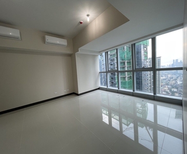 Uptown Parksuites 3 Bedroom Unit For Sale with Parking on Carousell