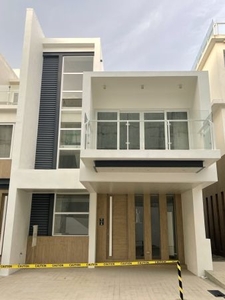 4 Bedroom Townhouse For Rent in New Manila, QC