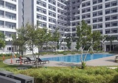 1 Bedroom with Balcony Condo and 1 Parking Slot