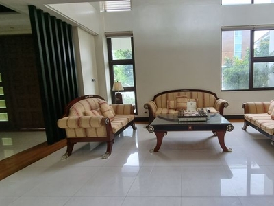 5BR House for Sale in McKinley Hill, Taguig