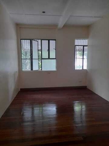 Townhouse For Rent In Guadalupe Viejo, Makati