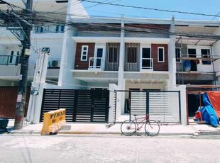 Townhouse For Sale In Almanza Uno, Las Pinas
