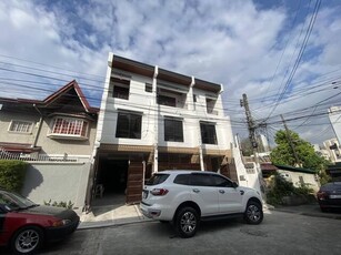 Townhouse For Sale In Roxas, Quezon City