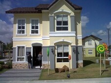 Single attached house w 800k discount with linear park/gated