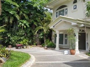 4BR House for Rent in Urdaneta Village, Makati