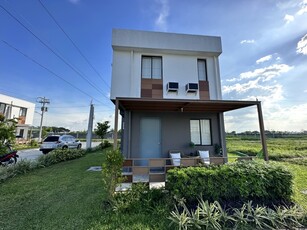 House For Sale In Santa Lucia, Capas