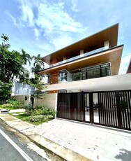 House For Sale In White Plains, Quezon City