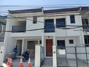 Townhouse For Sale In Pulang Lupa Dos, Las Pinas