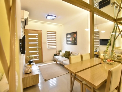 3 Bedroom Townhouse with balcony near MOA for sale