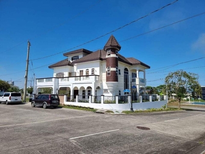 5 Bedroom House and Lot For Sale in South Forbes, Silang, Cavite