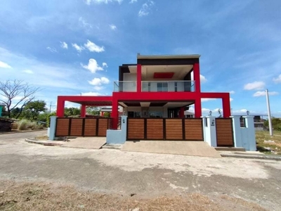 Modern New 2-Storey House with Roof Deck For Sale in Dasmariñas