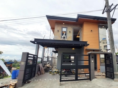 Overlooking Single Detached House and Lot at Ridgemont Executive Village, Taytay
