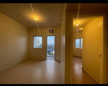 Rent to own with parking and balcony in CIRCULO VERDE