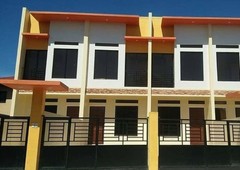 Brand New MODERN 2BR Townhouse w/ garage in Las Pi?as