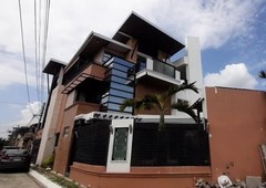 FULLY FURNISHED CORNER 3STOREY HOUSE AND LOT