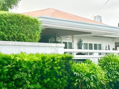 Bungalow House and Lot for Sale in BF Homes International