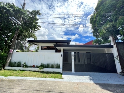House For Sale In Talon Singko, Las Pinas