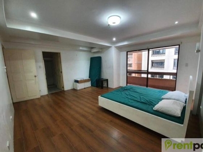2 Bedroom in LPL Manor Salcedo Makati for Rent