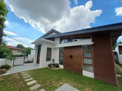 4 Bedrooms en-suite with swimming pool for sale in Angeles City