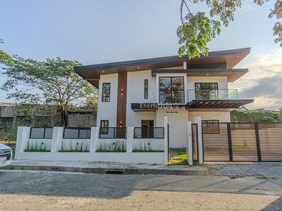 Villa For Sale In Cavite City, Cavite