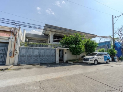 Villa For Sale In Paranaque, Metro Manila