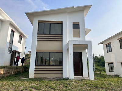 Preselling house and lot for sale in Havila Township in Taytay, Rizal