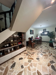 2 Houses For Sale in Mandaluyong City (DUPLEX) on Carousell