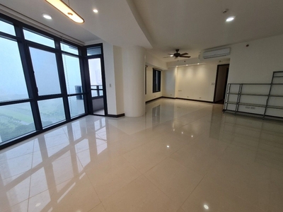 Arya Residences 4 Bedrooms for sale on Carousell