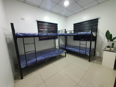 Bed space for rent near ue caloocan and sti on Carousell
