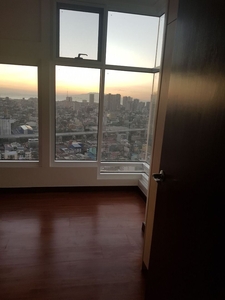 condo in makati rent to own three bedroom on Carousell