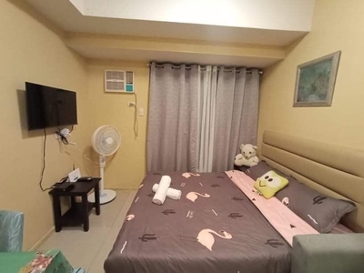 Congressional Town Center Studio Unit w/ balcony for sale on Carousell