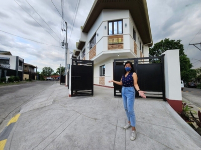 Corner Unit Townhouse for Sale Very Near NIA Village in Tandang Sora Quezon City on Carousell