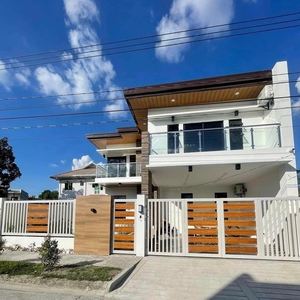 EXQUISITE MODERN HOUSE WITH POOL FOR SALE on Carousell