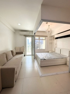 FOR RENT: Studio Unit in Aston - Two Serendra on Carousell
