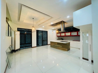 For Sale 4 Bedroom House and lot in Greenwoods Exec vIll Pasig on Carousell