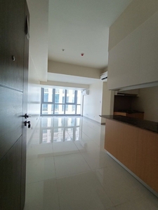 For sale 70.5 SQM 2BEDROOM CONDO UNIT EASTWOOD GLOBAL PLAZA on Carousell
