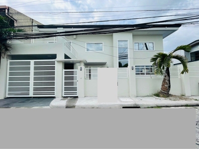 For sale house and lot in Greenwoods Exec Vill pasig on Carousell